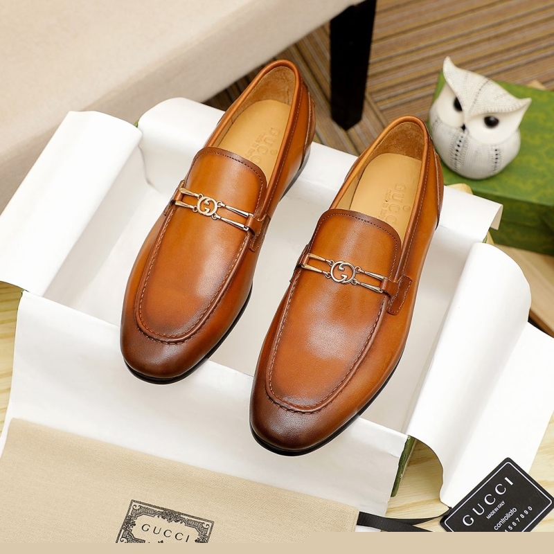 G*u*i leather shoes